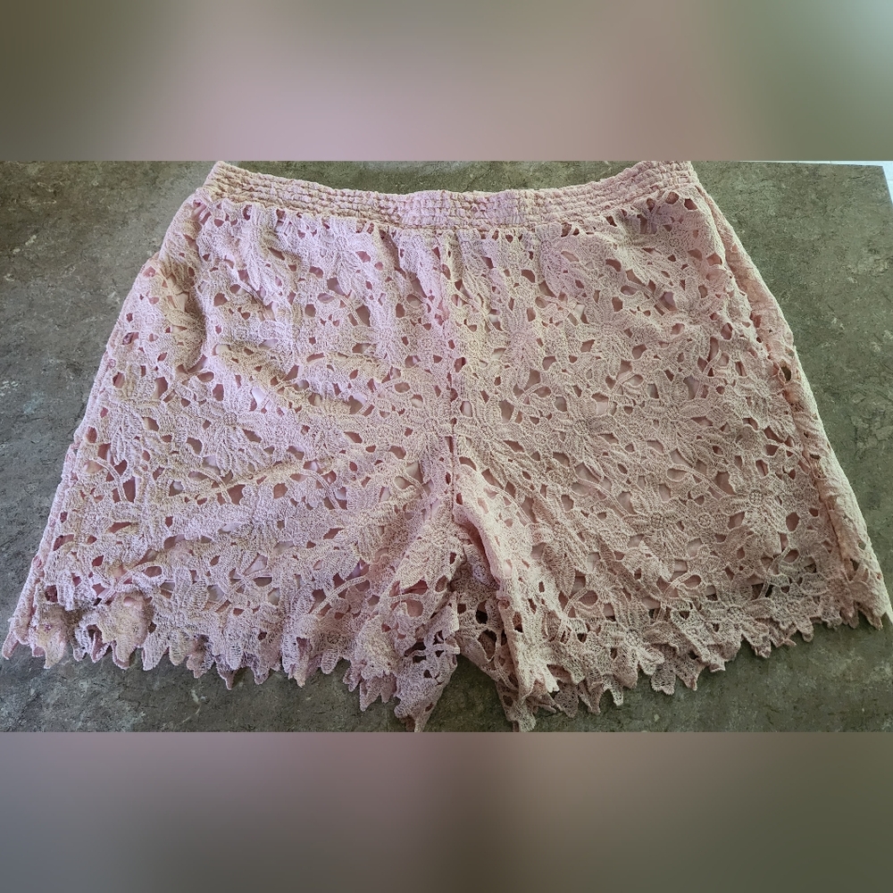 Lane Bryant 26/28 Pink Lined Lace-Overlay Shorts with Stretch Resort Festival